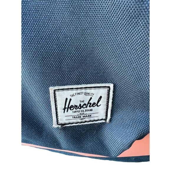 Herschel Supply Heritage Navy bookbag - Picture 8 of 10